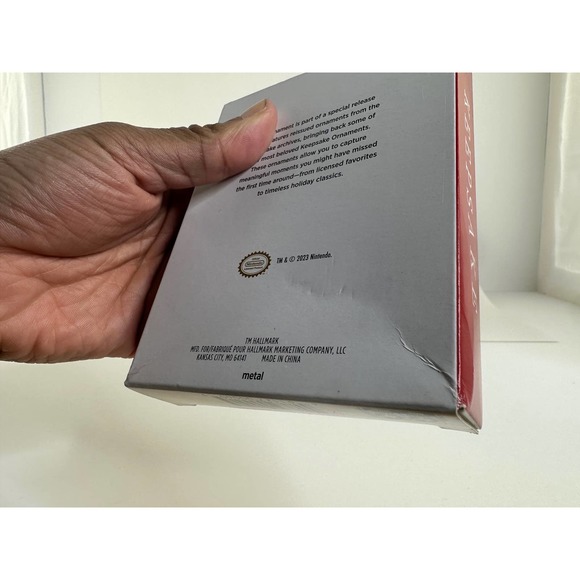 Hallmark Keepsake Christmas Ornament The Legend of Zelda Gold Game Cartridge - Picture 9 of 9